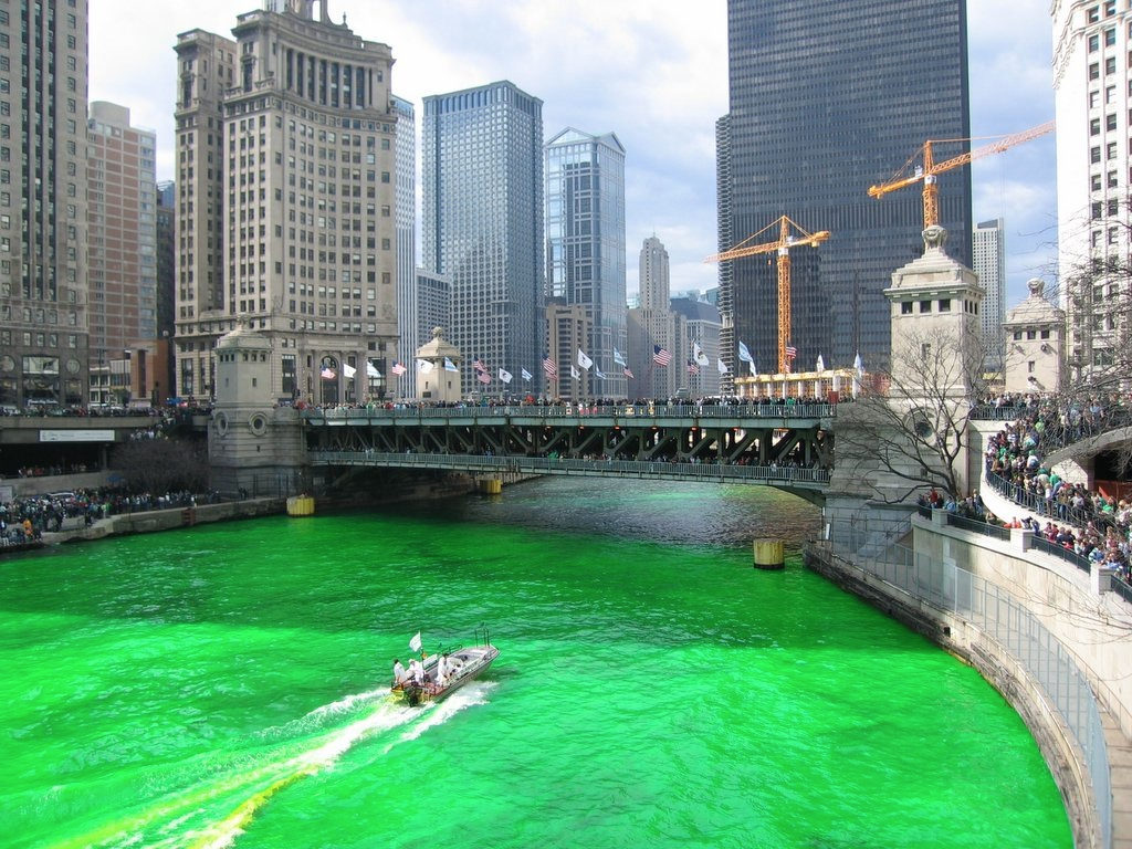 chicago-river-green-dye-st-patricks-day-08-Copy-e1566562342793